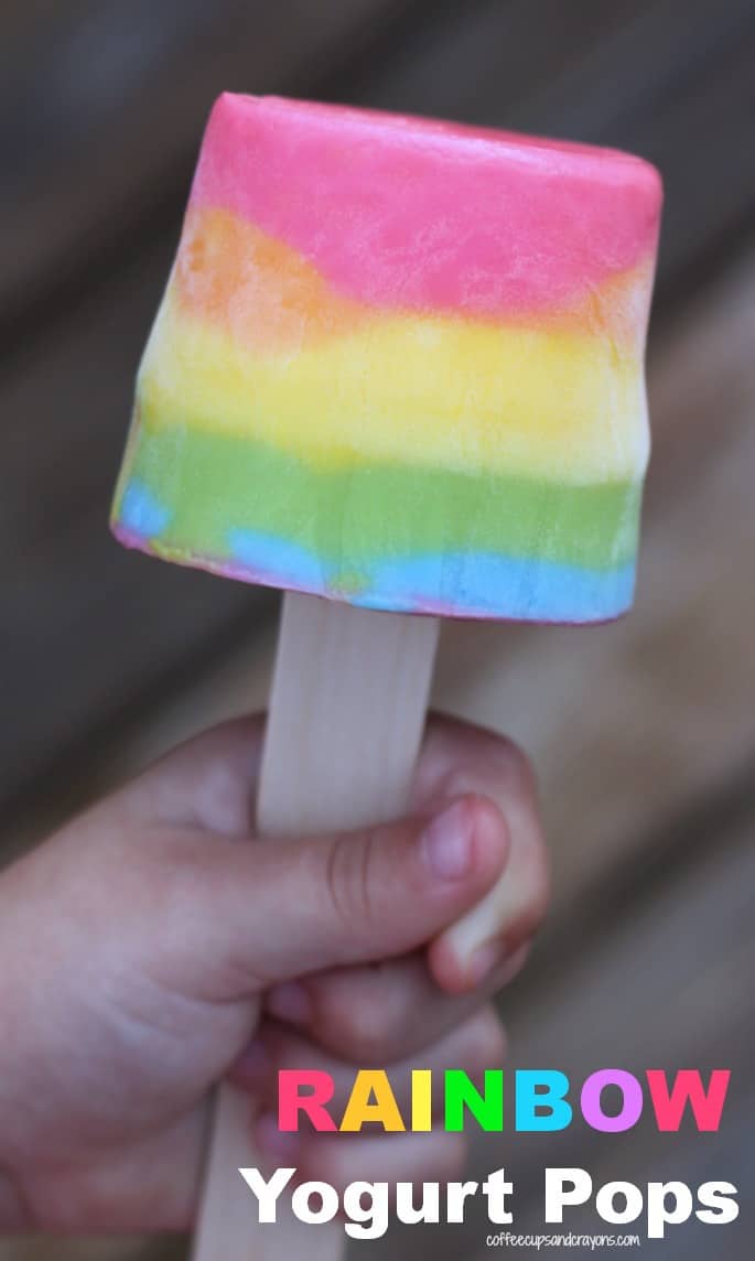 Rainbow yogurt Pops para los niños!