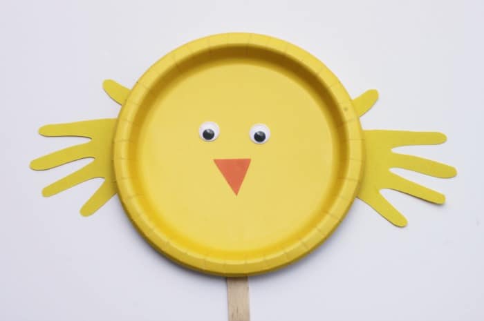 Adorable Easter and Spring Kids Craft! Make a paper plate chick puppet!
